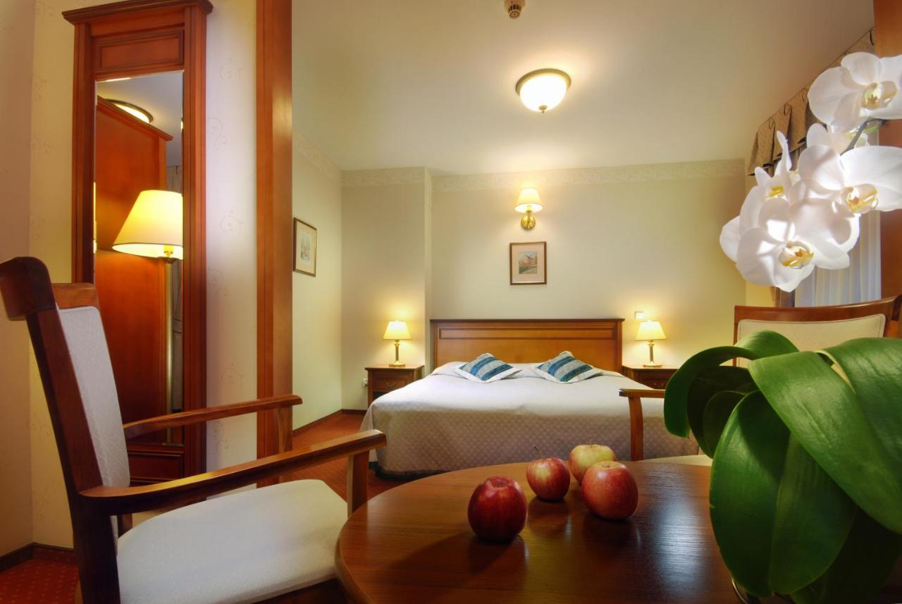 Hotel Basztowy Сандомир Екстериор снимка