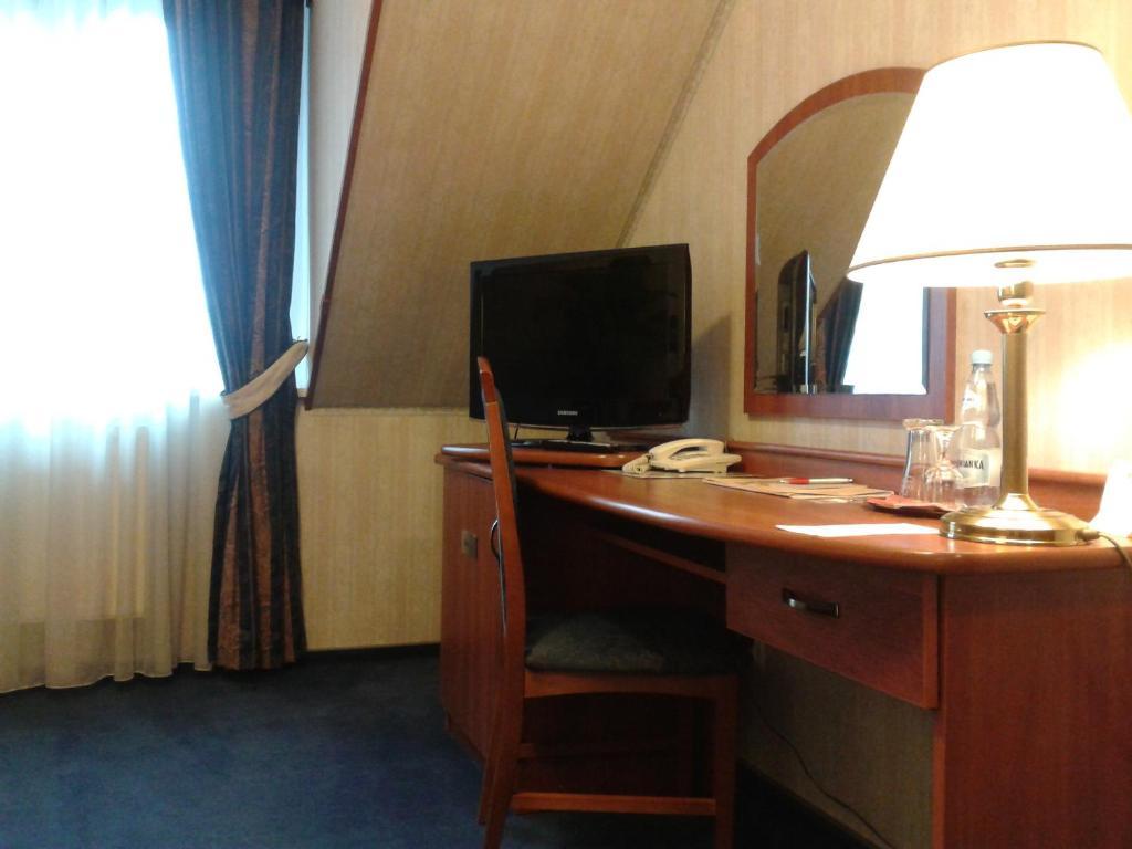 Hotel Basztowy Сандомир Стая снимка