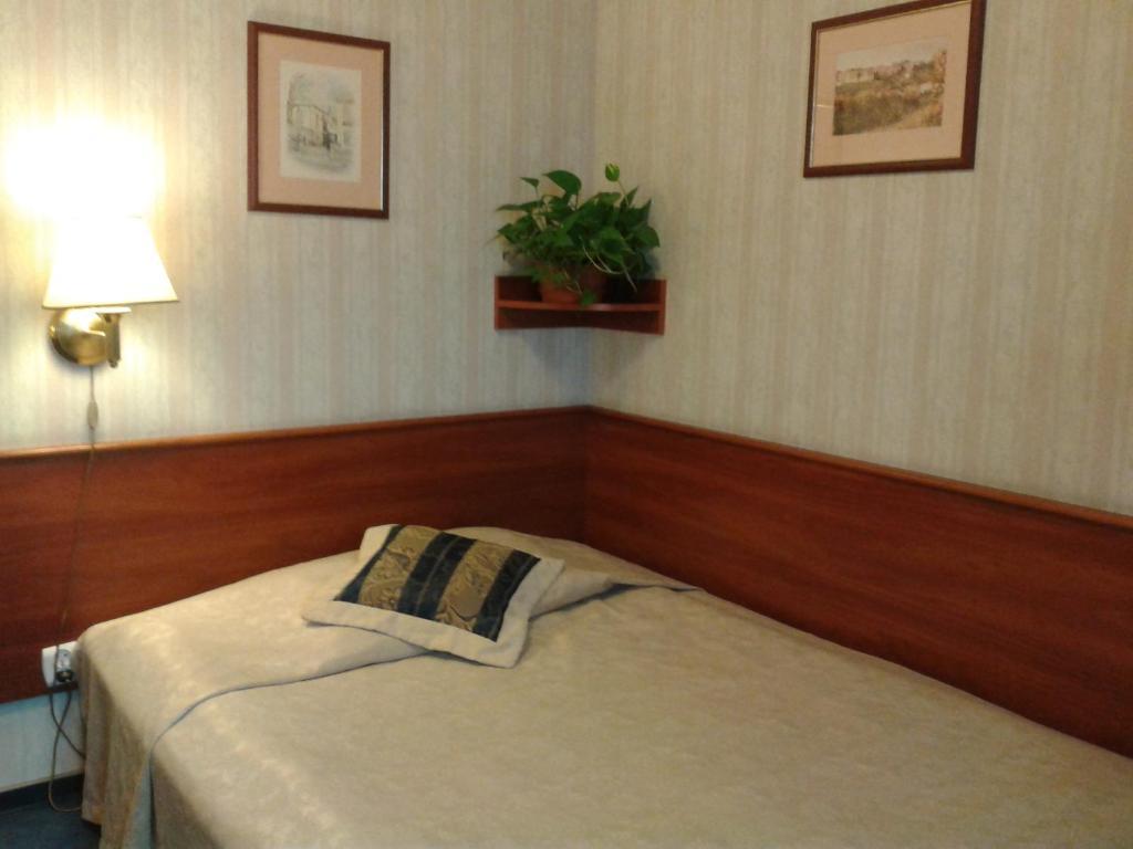 Hotel Basztowy Сандомир Стая снимка