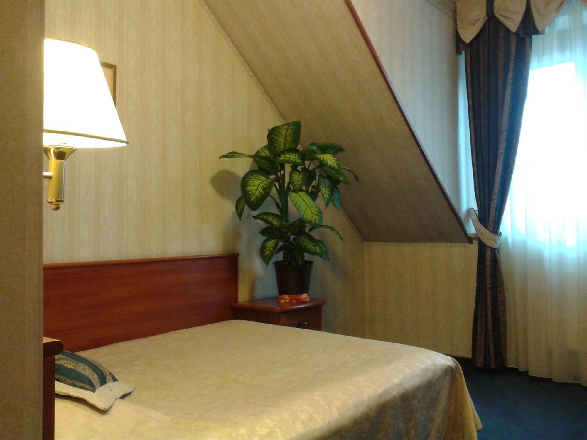 Hotel Basztowy Сандомир Екстериор снимка