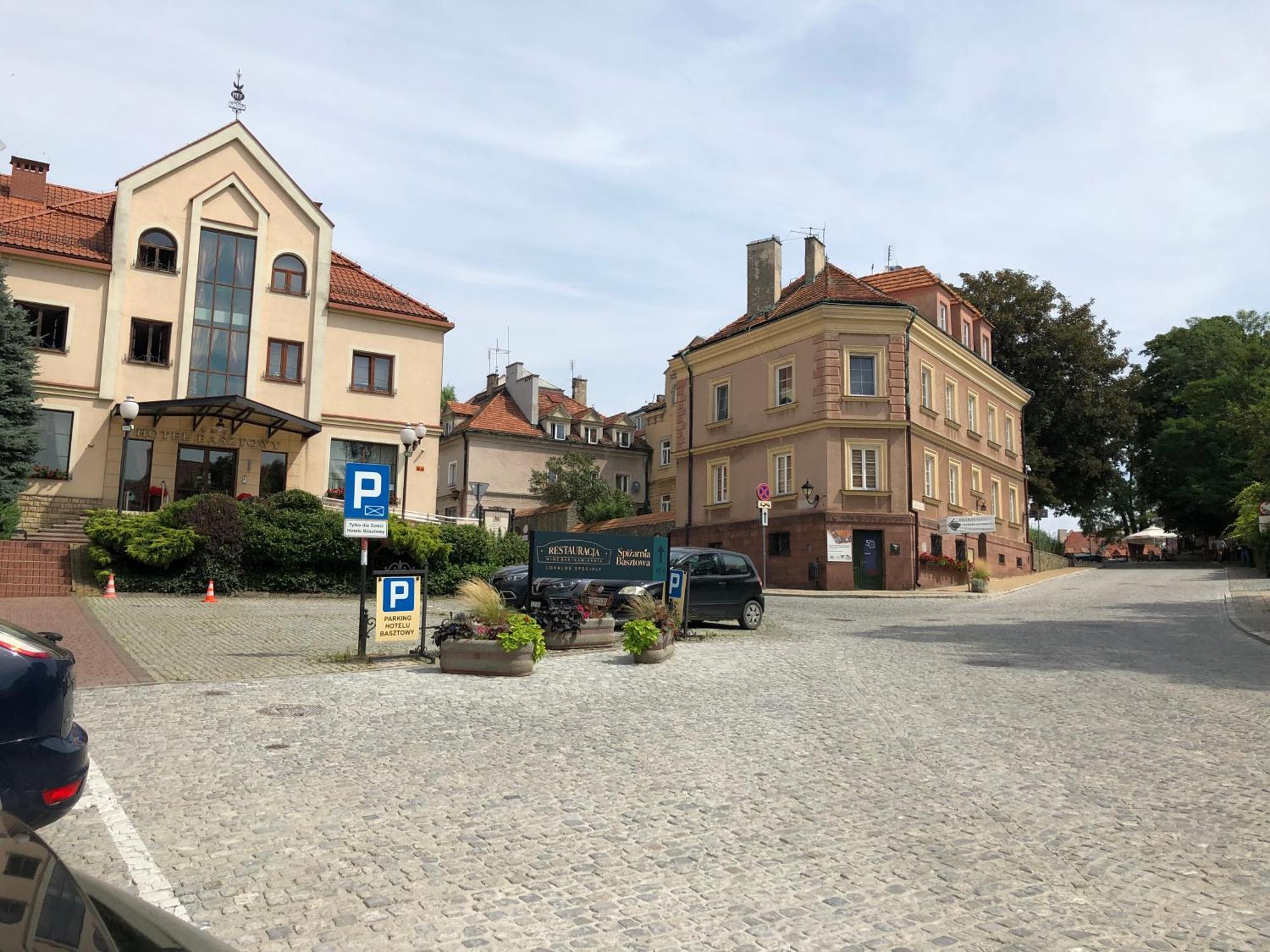 Hotel Basztowy Сандомир Екстериор снимка