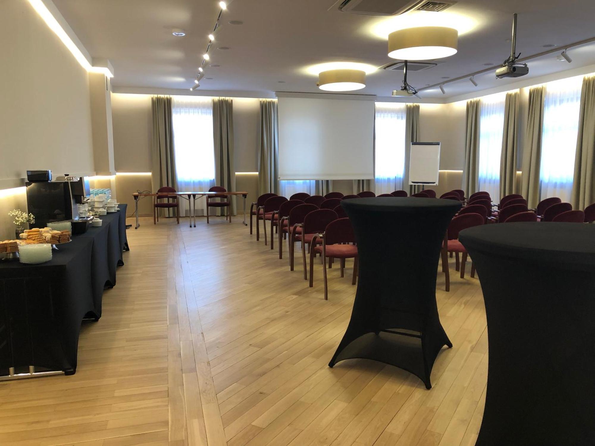 Hotel Basztowy Сандомир Екстериор снимка