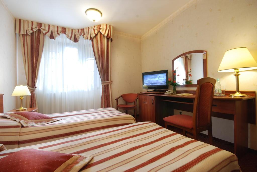 Hotel Basztowy Сандомир Стая снимка